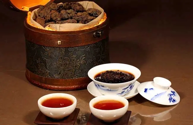 喝普洱完整滋味，品老茶成熟茶湯