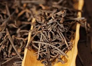 普洱茶的茶梗含量控制在多少算合理？