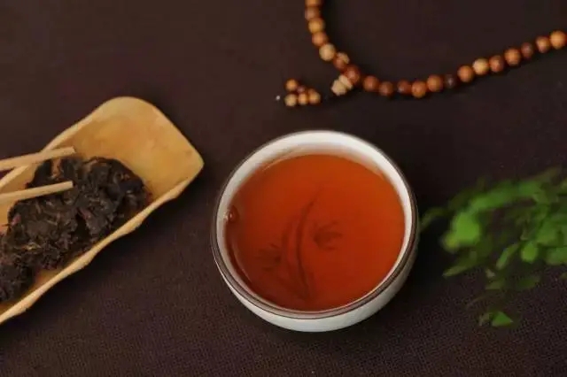 為什么喝完茶越來(lái)越餓了，普洱茶真的減肥嗎？